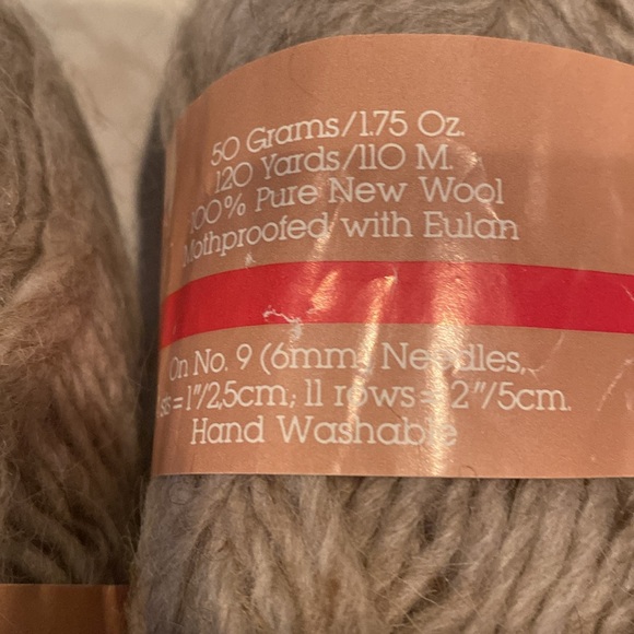 NWT & Vintage 8 Skeins Lopi Light & Dalegarn light tan Wool - Picture 3 of 6